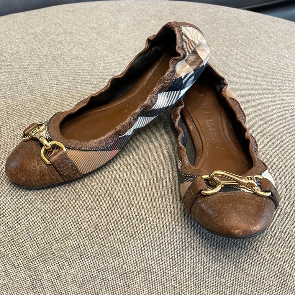 Burberry flats